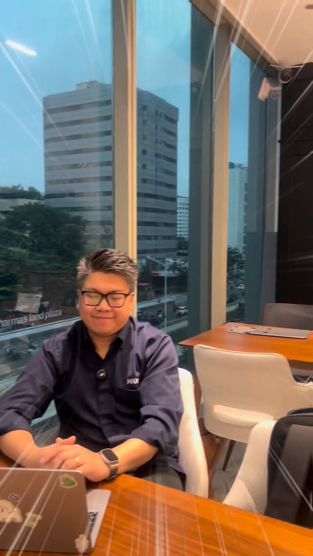 Budget iklan mahal itu opsional sekarang. Aku cuma pakai Claude buat nulis prompt sinematik, terus paste ke Higgsfield.